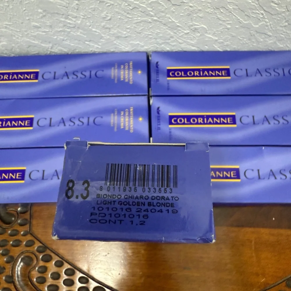 Colorianne Classic, Breil Professional, Color 8.3, Light Golden Blonde 8.3 Italy